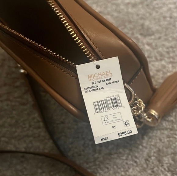 Michael Kors Crossbody - Picture 3 of 7